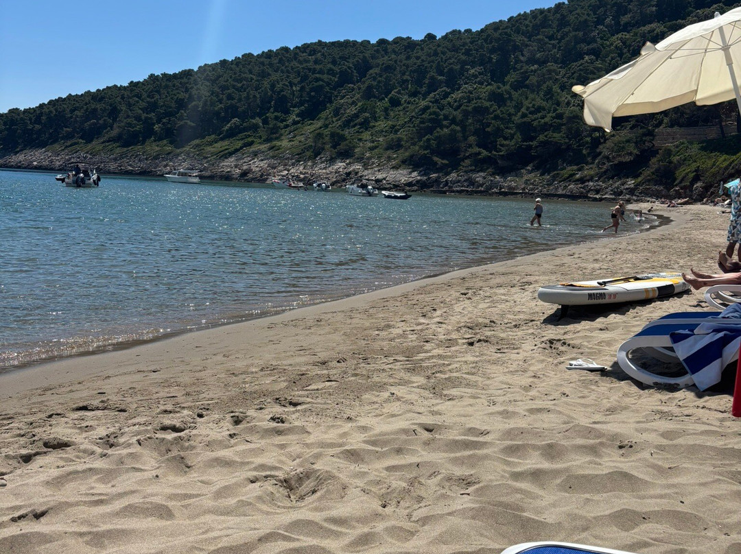 Sunj Beach景点图片