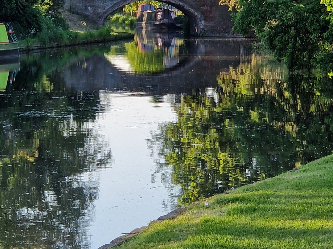 The Moat House主图