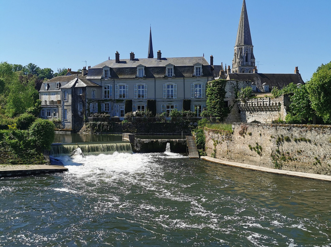 Porte d'Eau-旺多姆必去景点