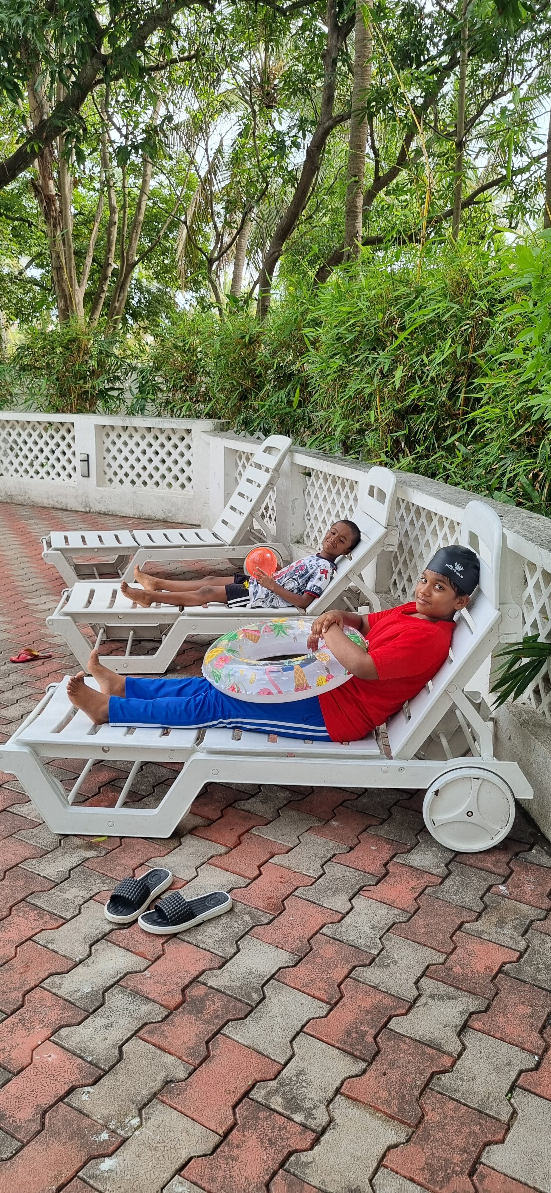 Shelter Beach Resort-官方
