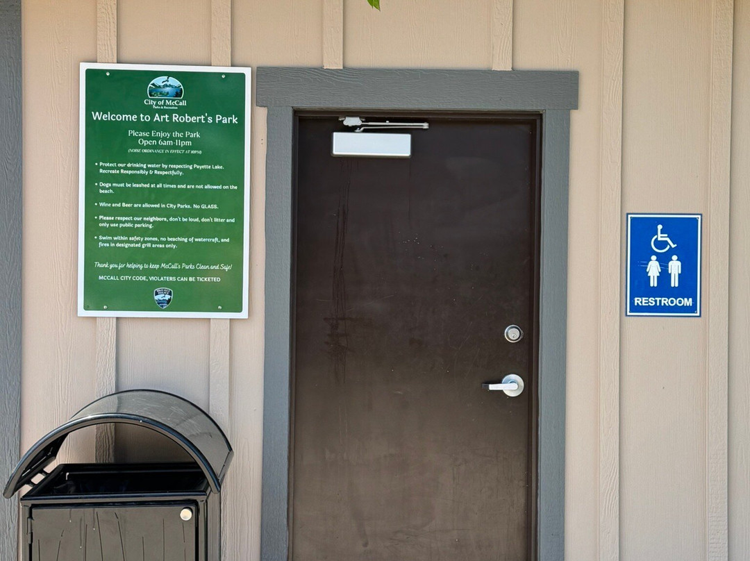 Art Roberts Park-McCall必去景点