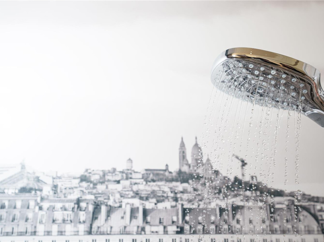 钟楼巴黎西苏尔纳港酒店主图