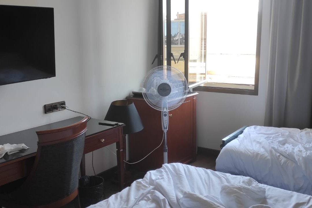 米里亚赫罗纳酒店主图