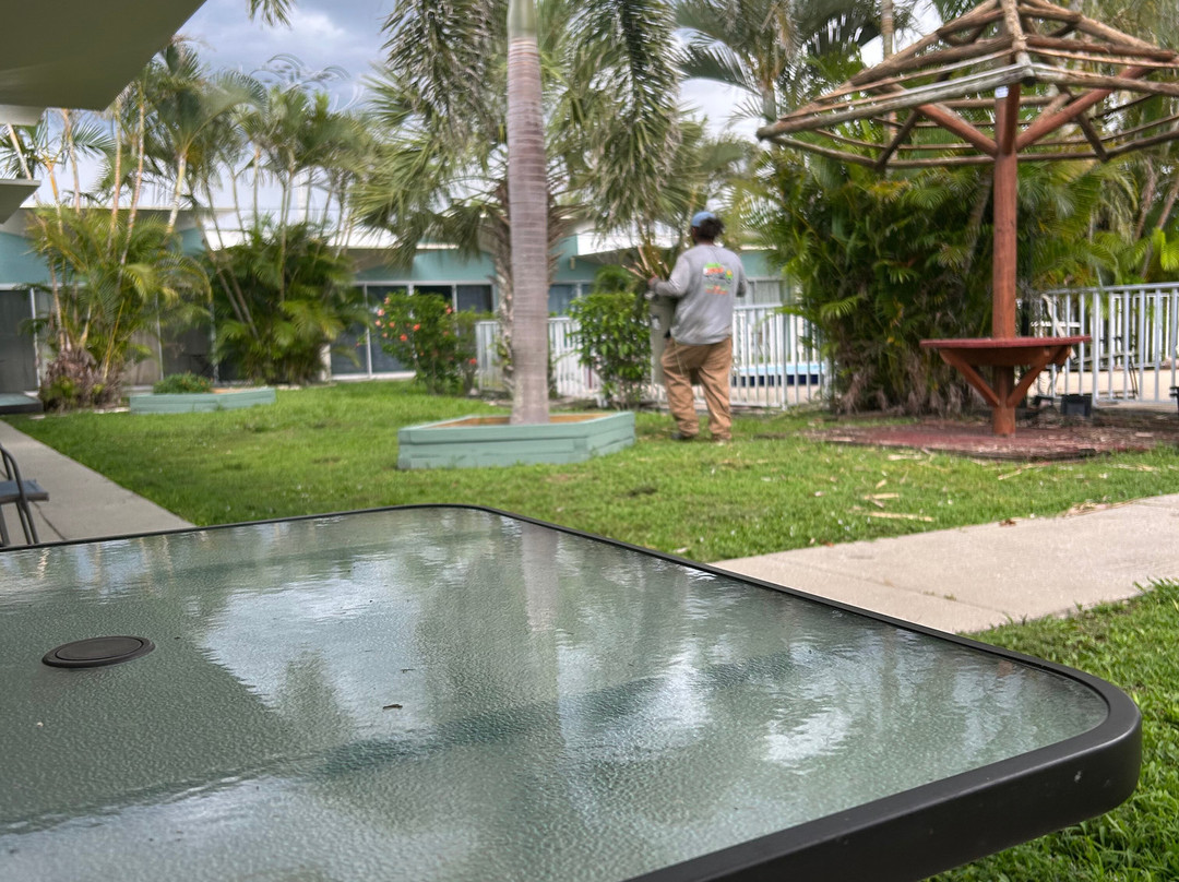 Warm Mineral Springs Motel主图