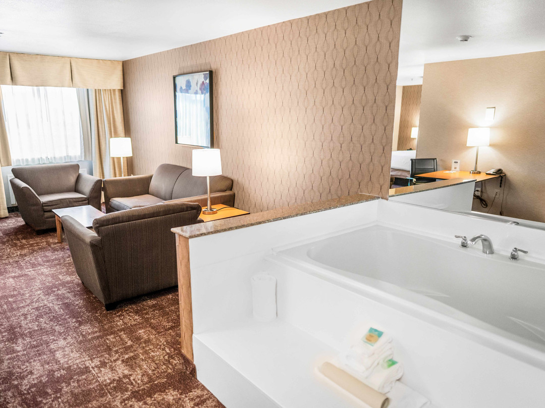 Crystal Inn Hotel & Suites West Valley City主图