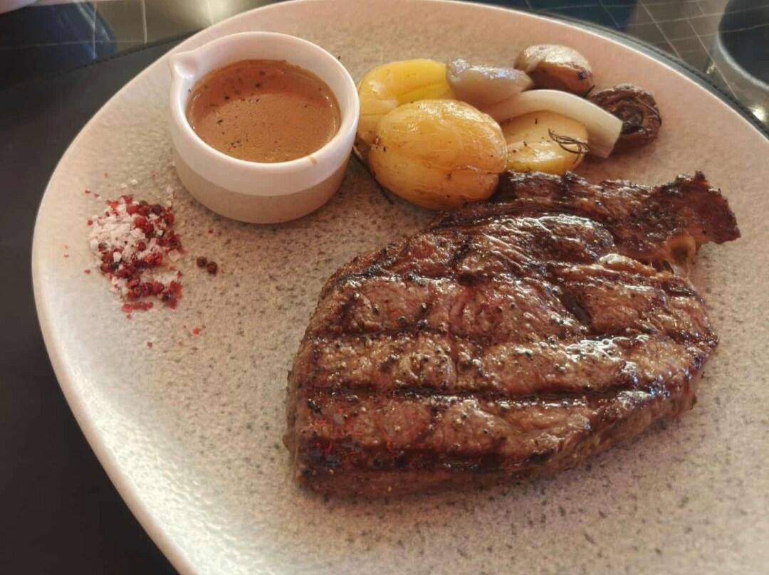 One Steakhouse & Lounge