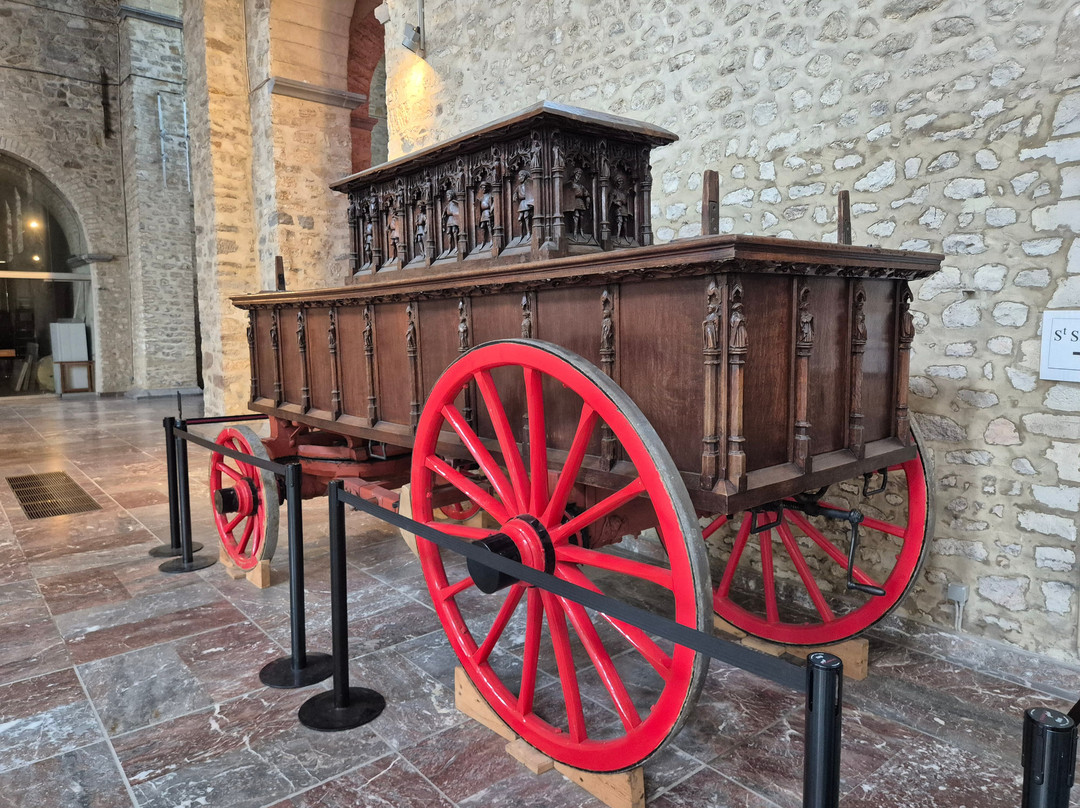 Collegiate Church of Saint Gertrude-尼薇必去景点