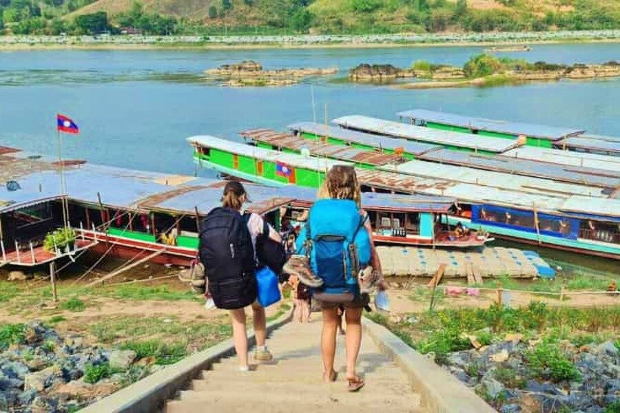 Lao Luang Travel