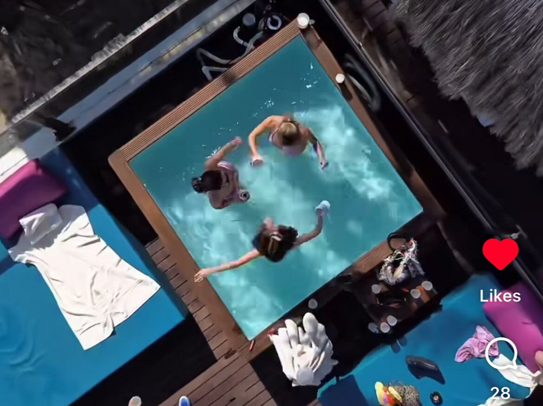 Kova Beach Club-巴努斯港必去景点