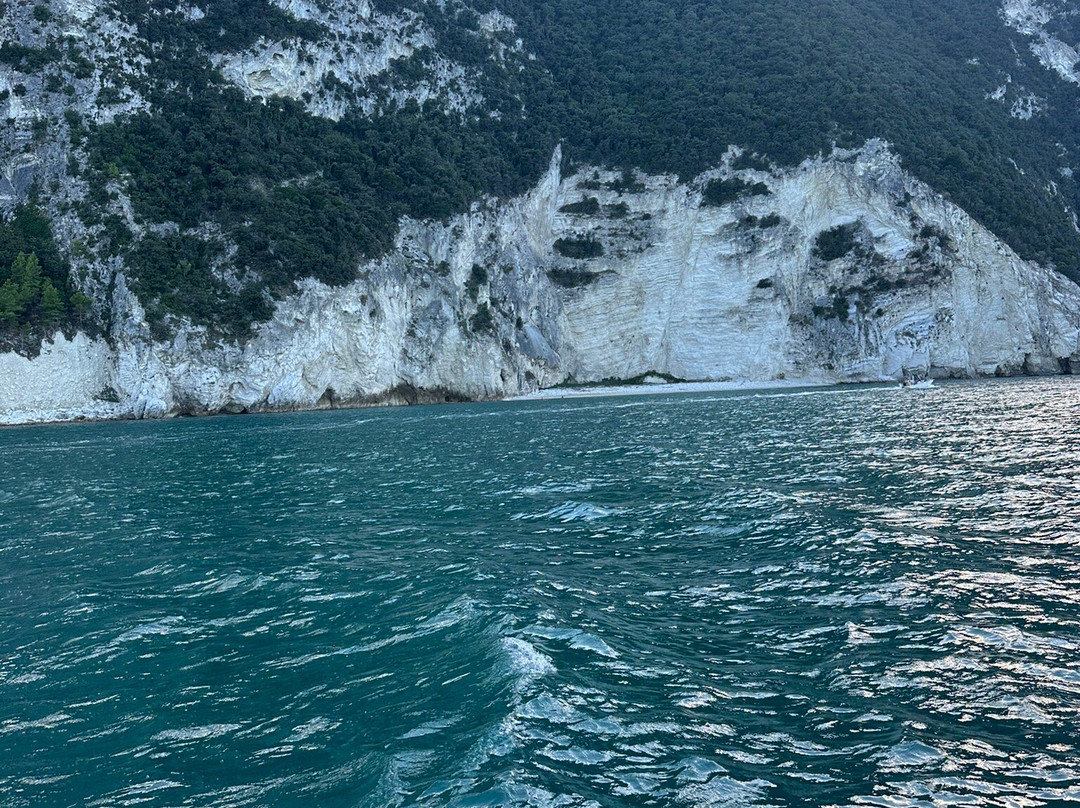 Traghettatori Riviera del Conero-努马纳必去景点
