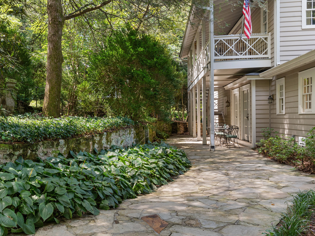 IVY TERRACE B & B