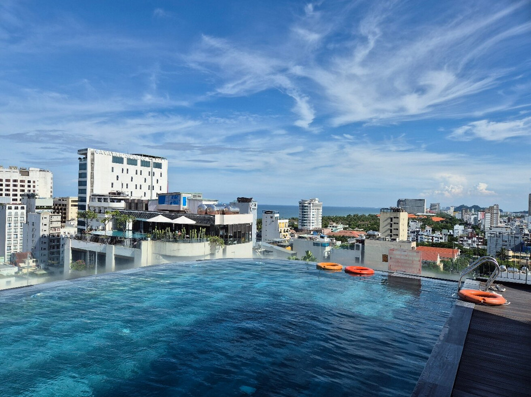 Golden Lotus Grand主图