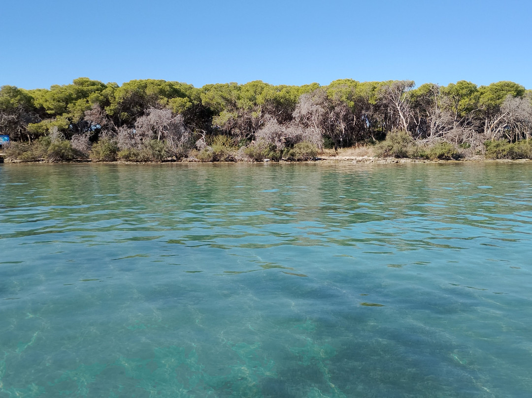 Spiaggia Di Torre Lapillo-切萨雷奥港必去景点
