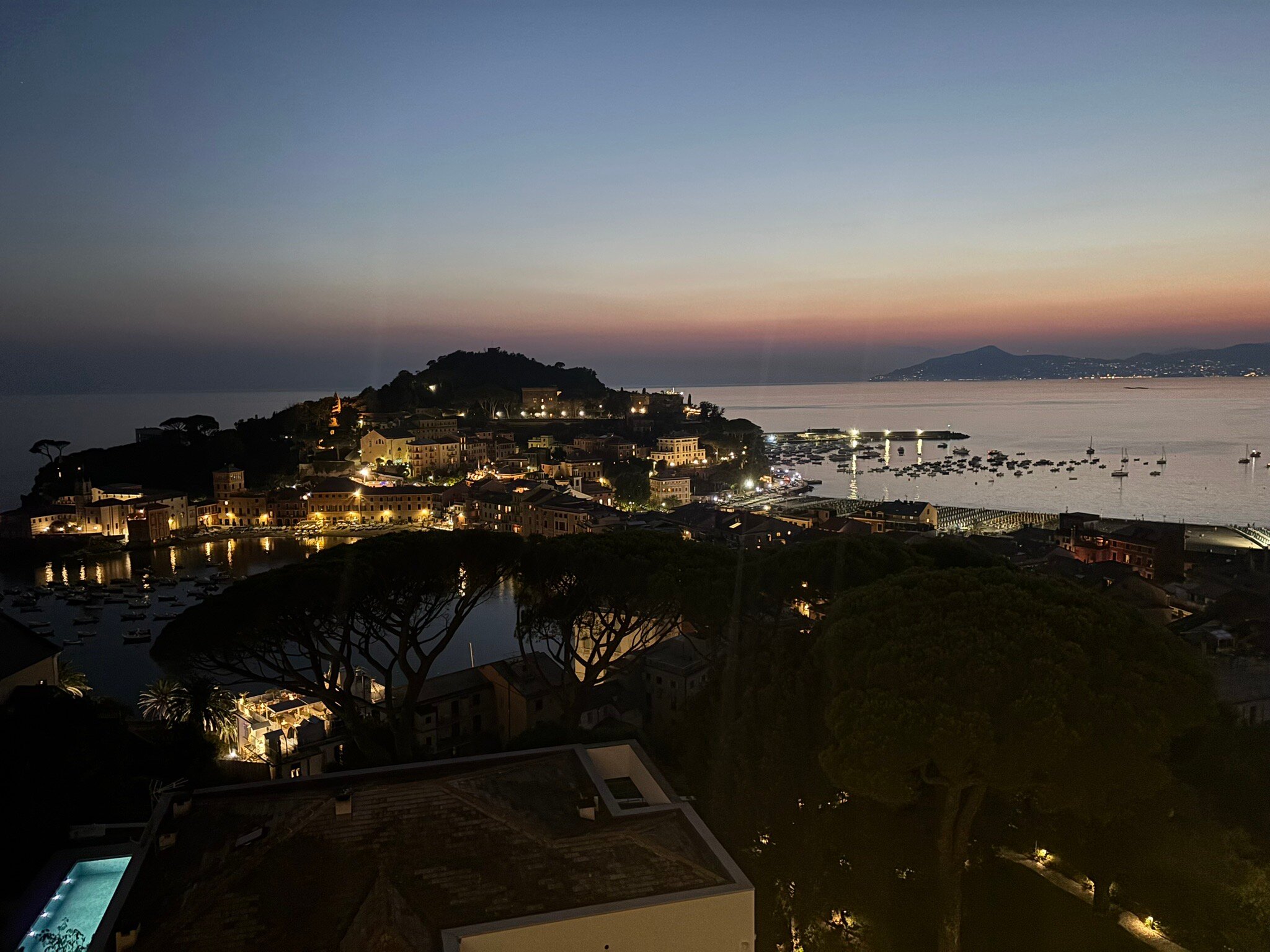 Hotel Vis à Vis-官方