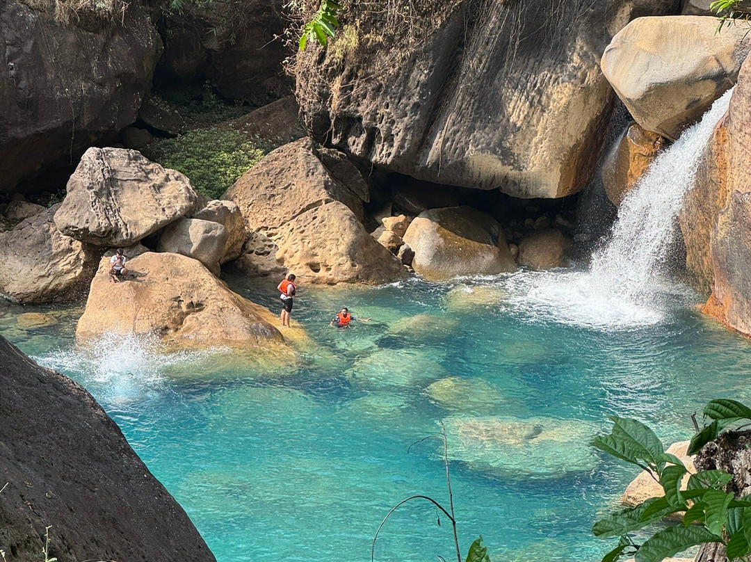 Travel With The Buddies-Mawphlang必去景点