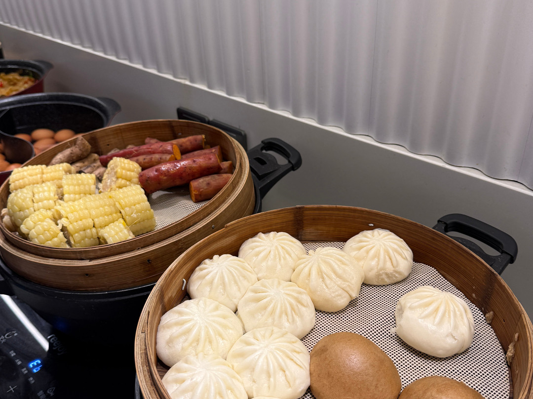 Homeinn Plus Hotel (Zhenjiang Railway Station Wanda Plaza)