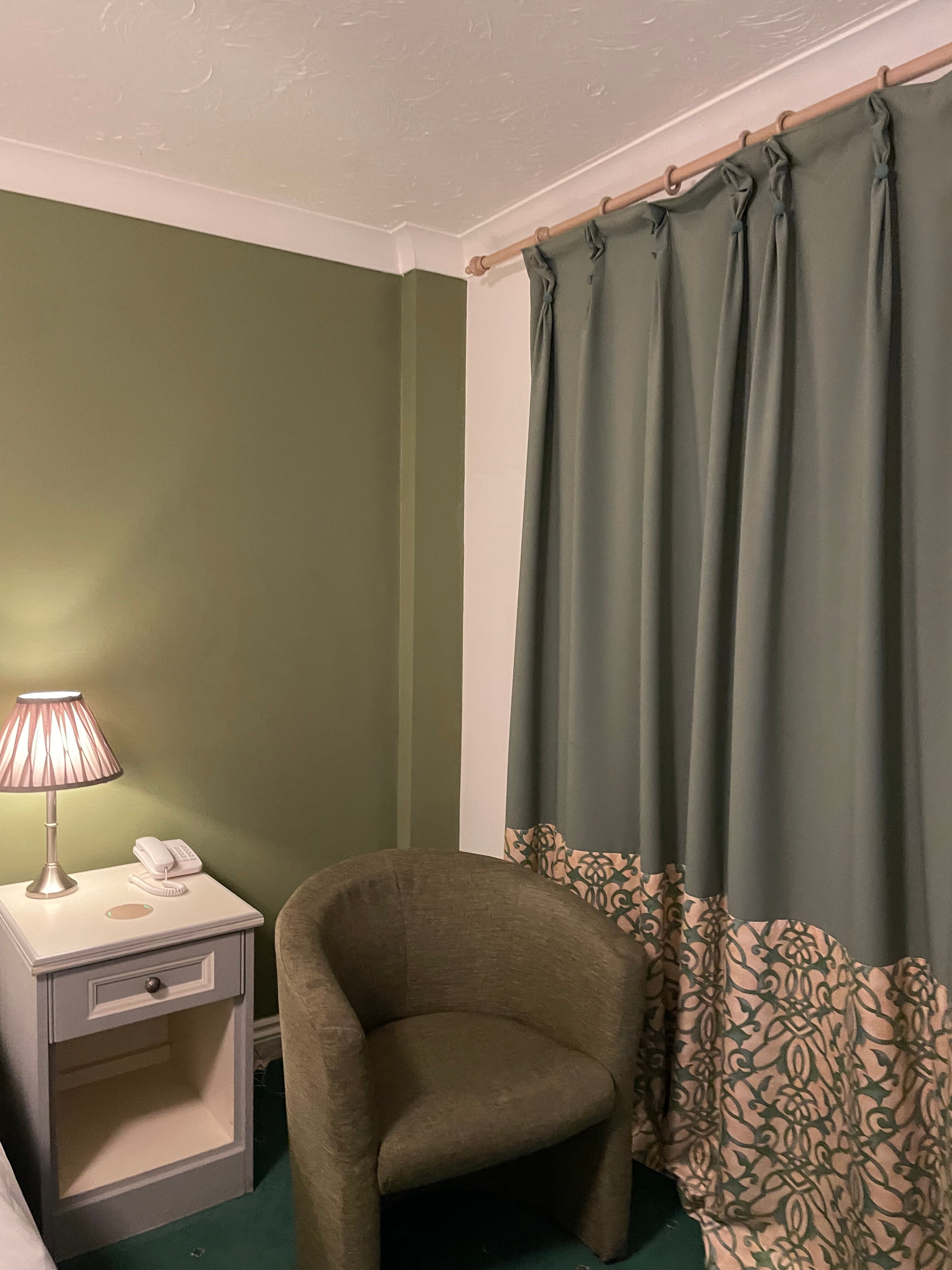 The Garrison Hotel-客卧