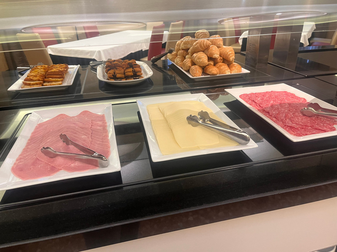 Reina Cristina Hotel主图