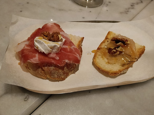 Zazà Vini Vinili e Vivande