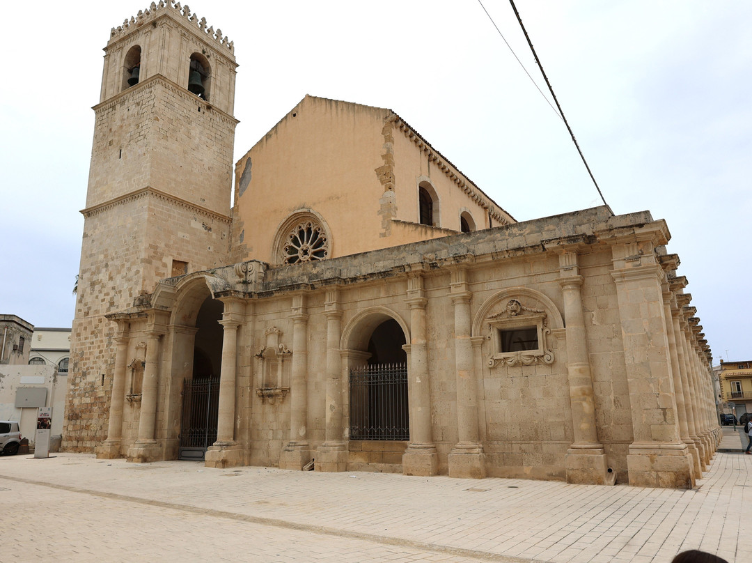 Basilica Santa Lucia al Sepolcro-锡拉库扎必去景点