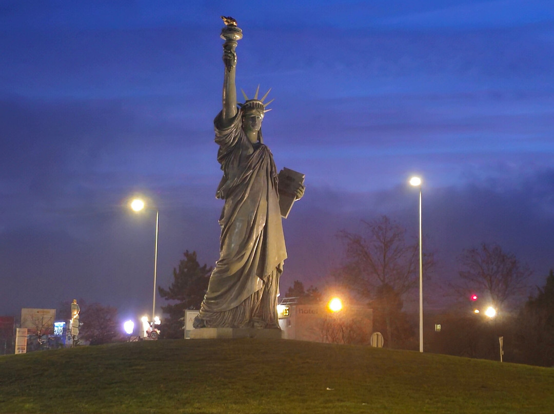 自由女神像-科尔马必去景点