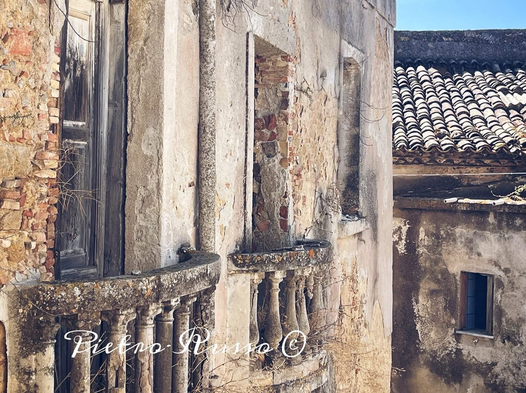 Palazzo delle Ostetriche Rustici Fertonani-Marina di Strongoli必去景点