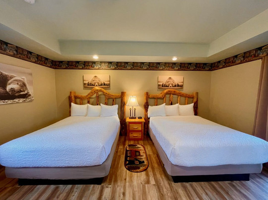 The Riverfront Motel & Cabins主图