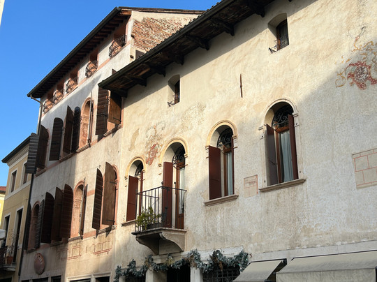 Il centro storico-巴萨诺－德尔格拉帕必去景点