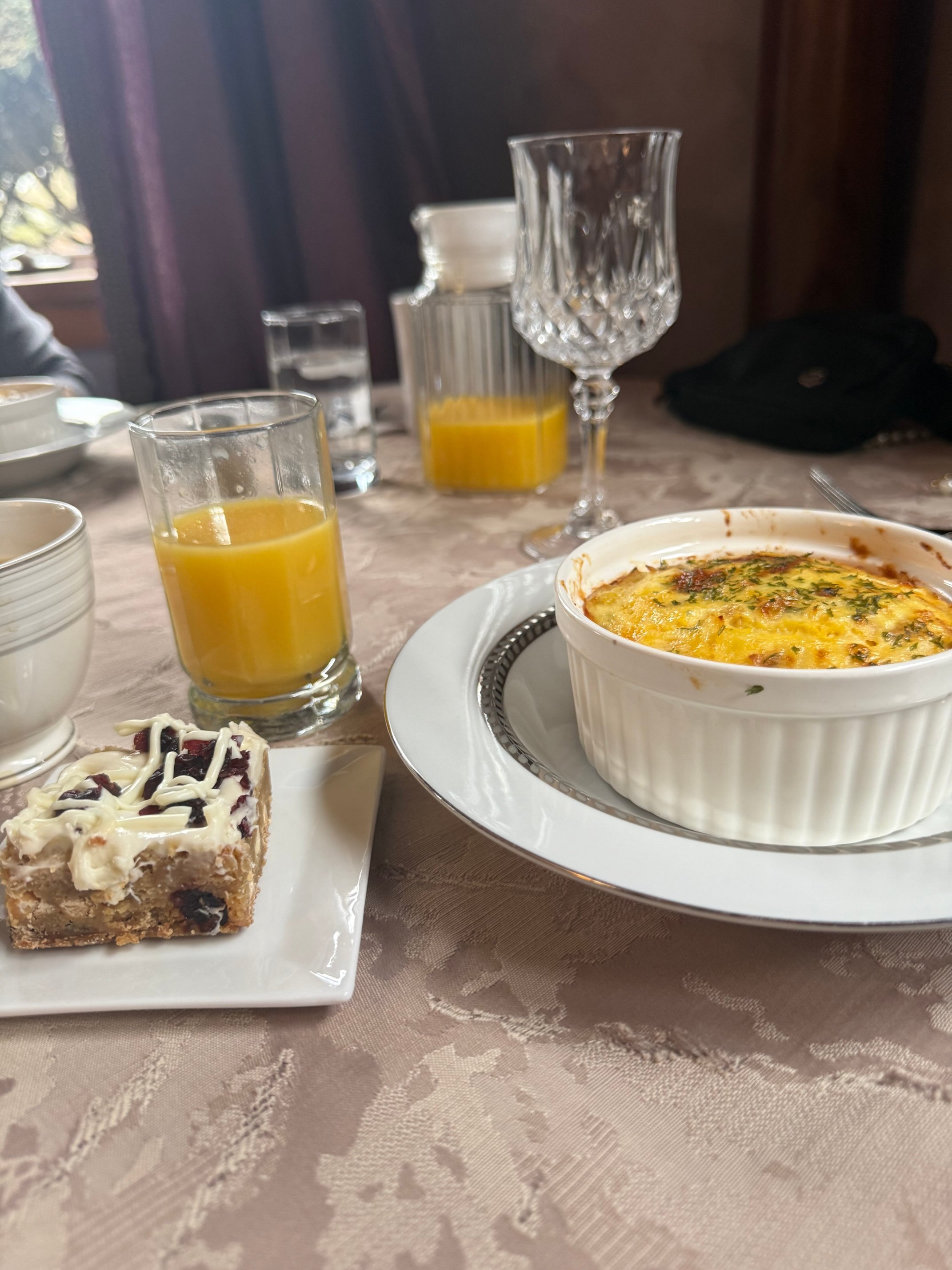 Twin Pine Manor Bed & Breakfast-官方