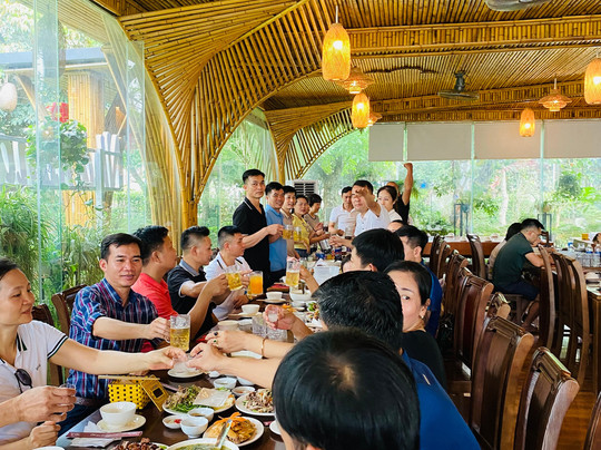 Nhà Hàng Dung Tiến