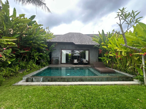 乌布加西亚酒店主图