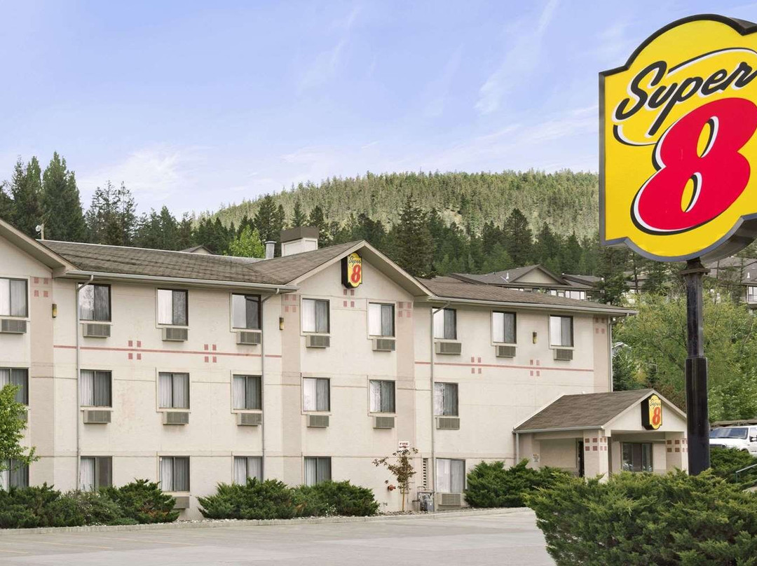 威廉姆斯湖温德姆速8酒店