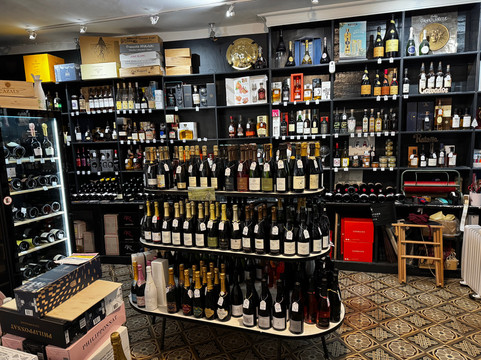 La Cave Salvatori-埃佩尔内必去景点