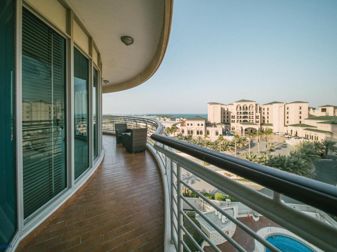 Royal Saray Residences