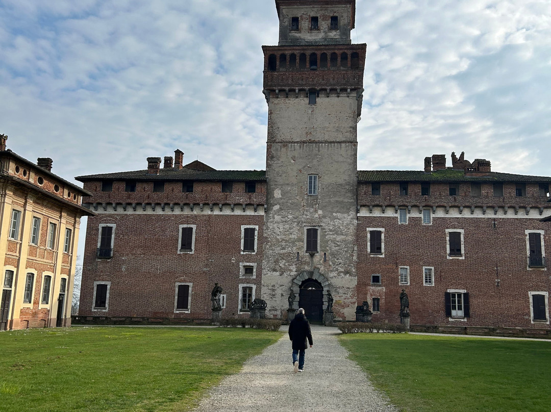 Castello Di Chignolo Po-Chignolo Po必去景点