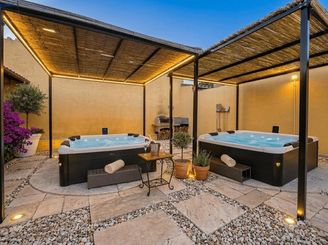 Costa Ovest Apartments