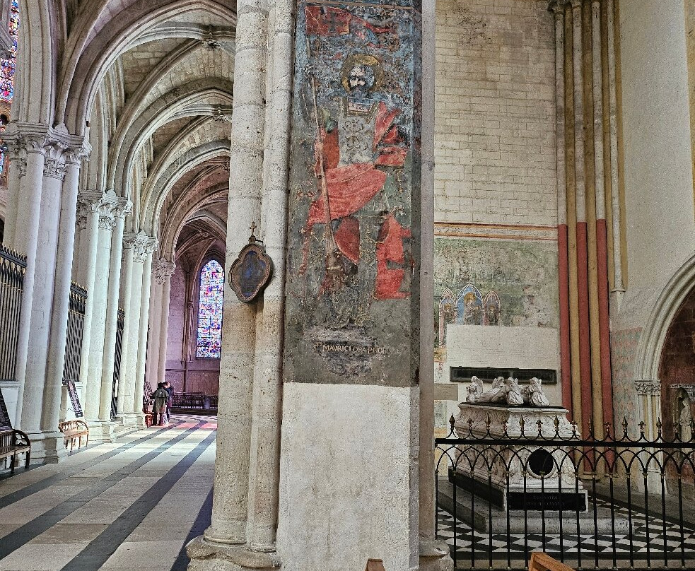 圣加迪安教堂-图尔必去景点