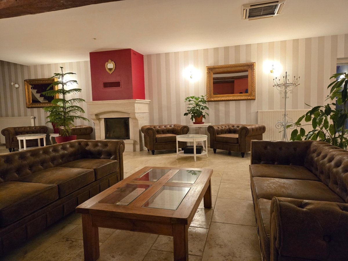 拉克洛斯普拉丁斯酒店-旅行者