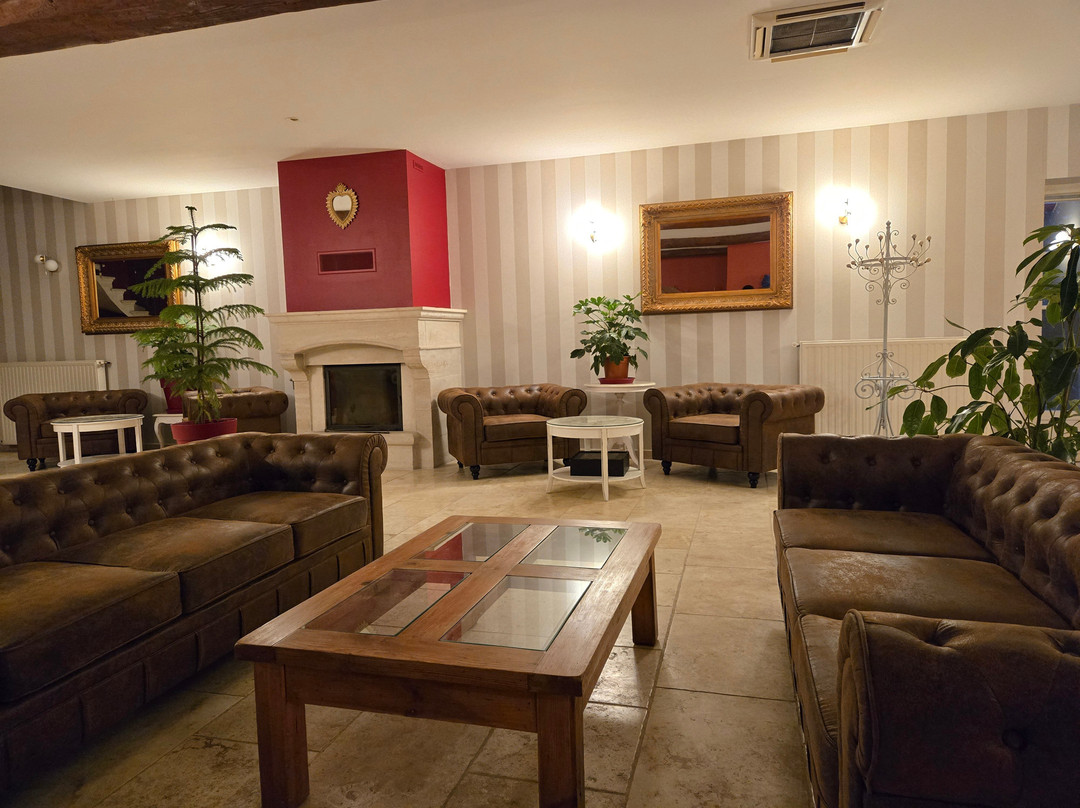 拉克洛斯普拉丁斯酒店主图