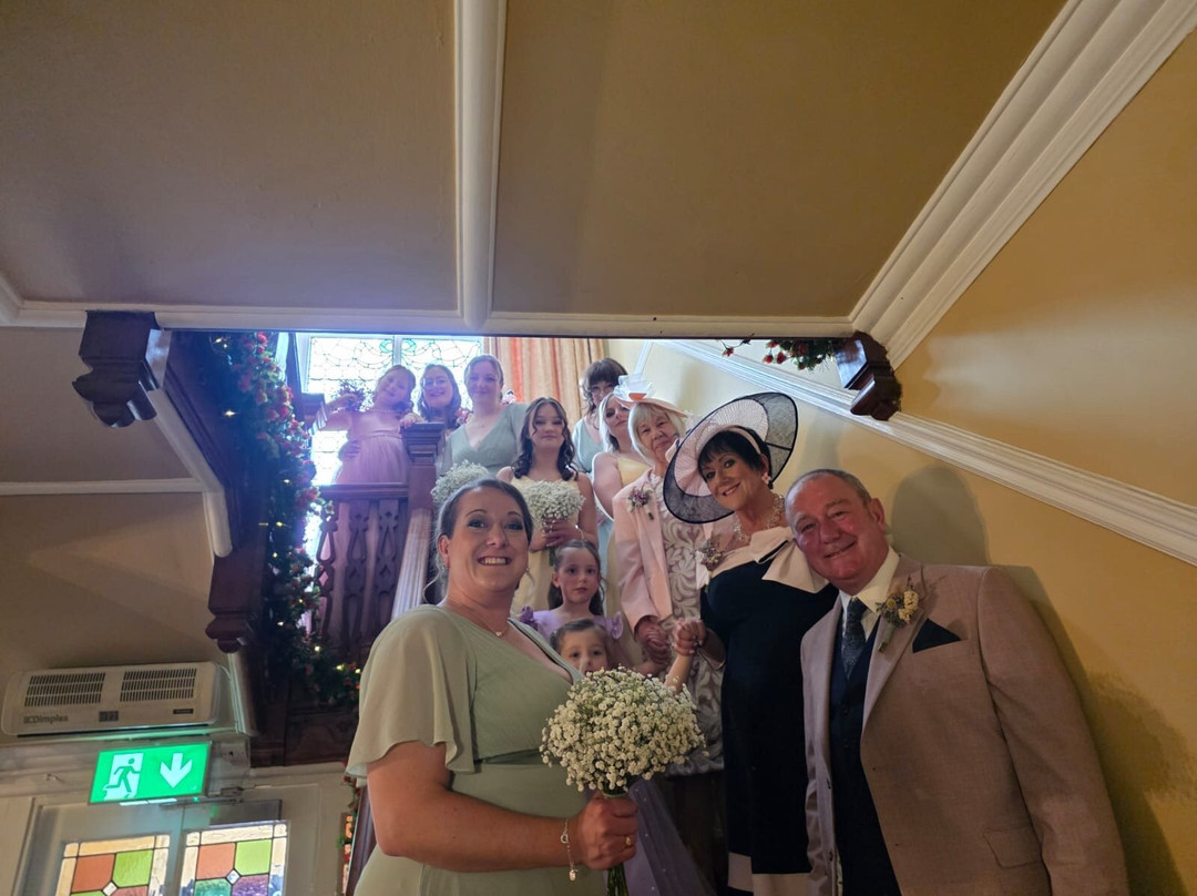 Oaklands Hotel主图