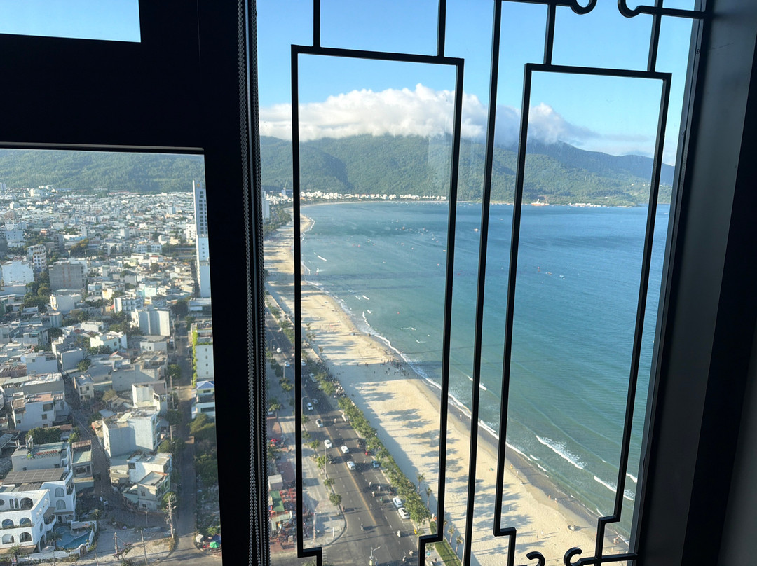 Royale Lounge - Danang Halal Restaurant