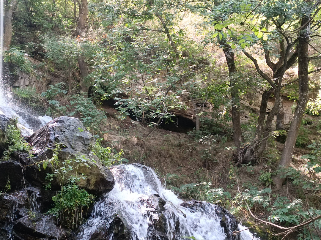 Bozlu Waterfall-Lachin必去景点