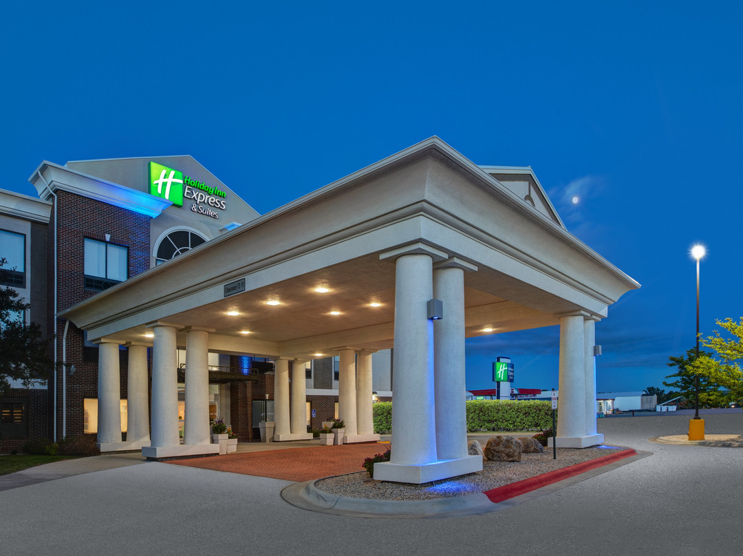 Arvada酒店住宿-Holiday Inn Express & Suites Buffalo By IHG
