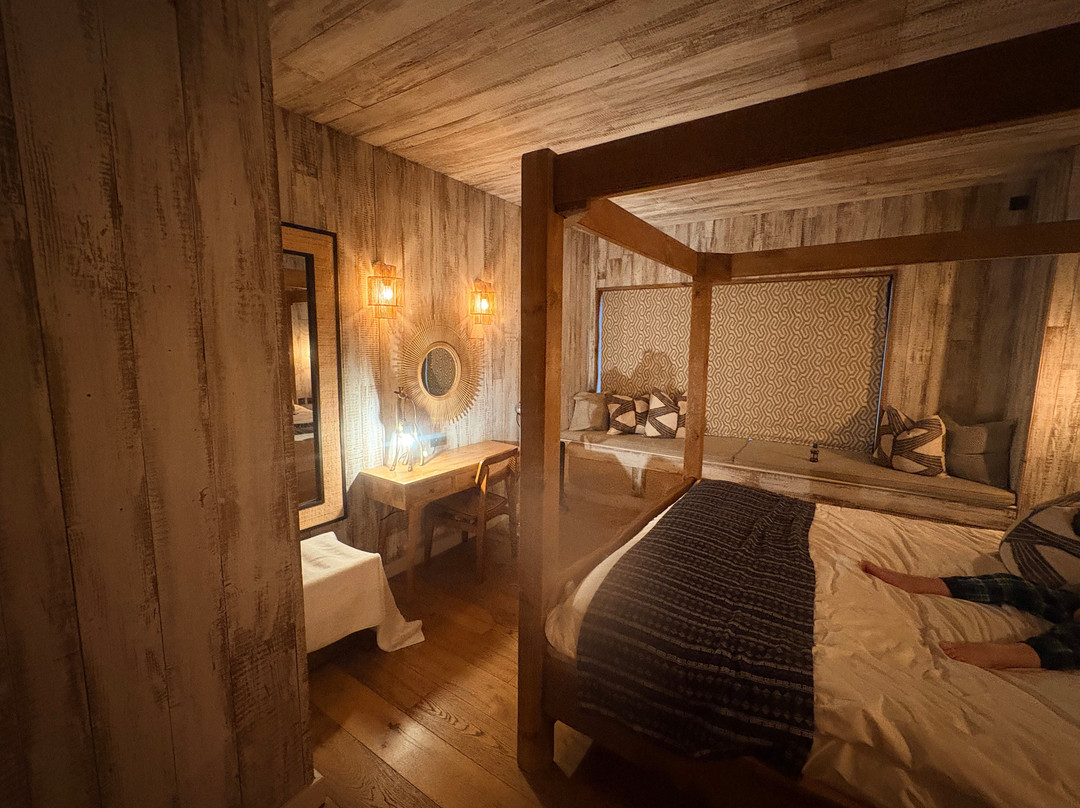 Safari Lodges At West Midlands Safari Park主图