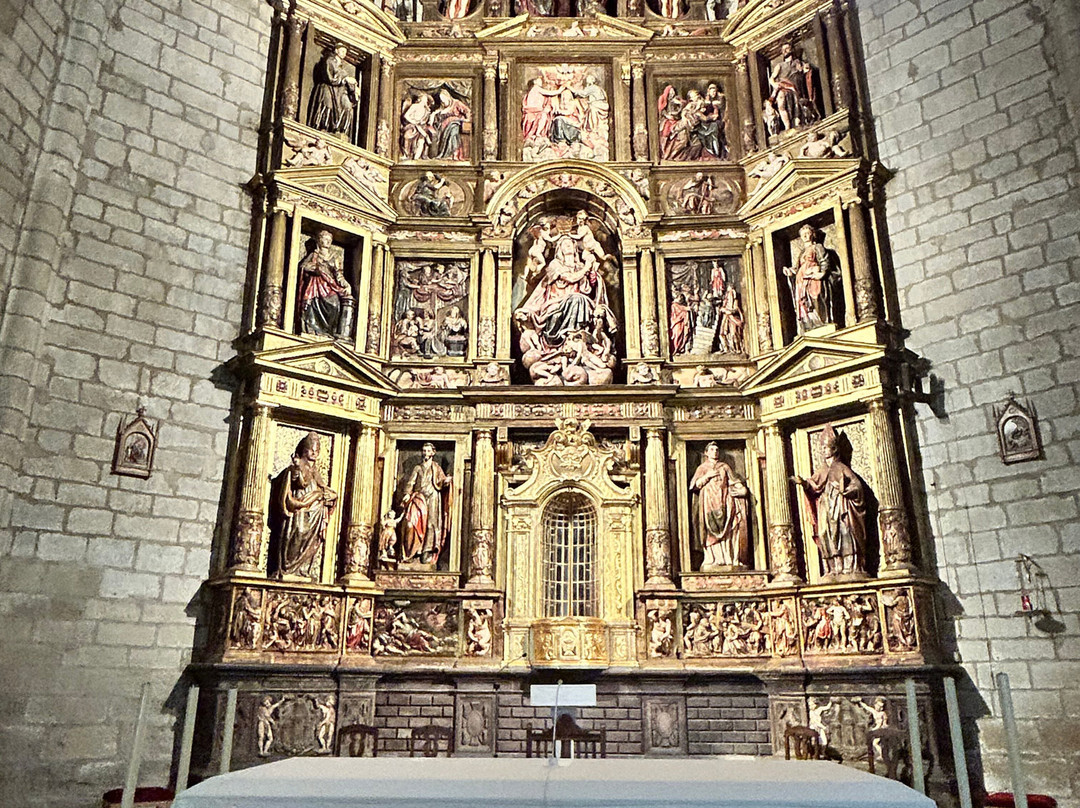 Iglesia de Santa Maria de Sabada-Lastres必去景点
