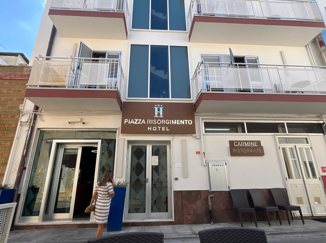 Piazza Risorgimento主图