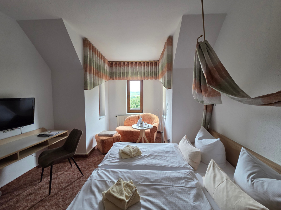 Unterwellenborn酒店住宿-Hotel Am Hohen Schwarm