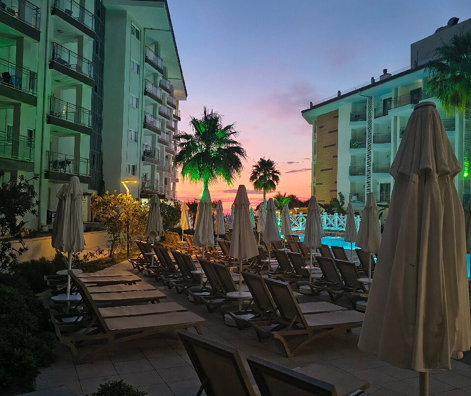 Ramada Hotel & Suites by Wyndham Kusadasi主图