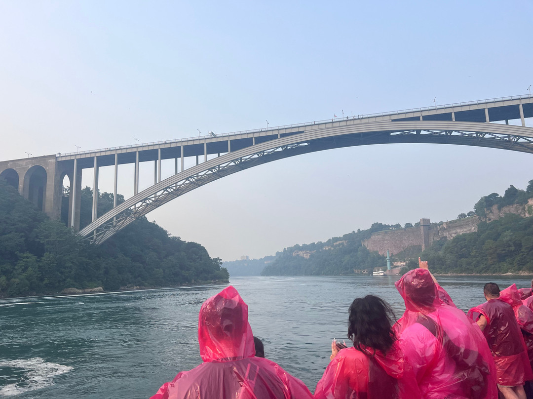 Rainbow Bridge-尼亚加拉大瀑布必去景点