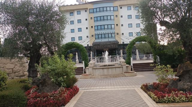 艾德拉皇宫酒店-旅行者